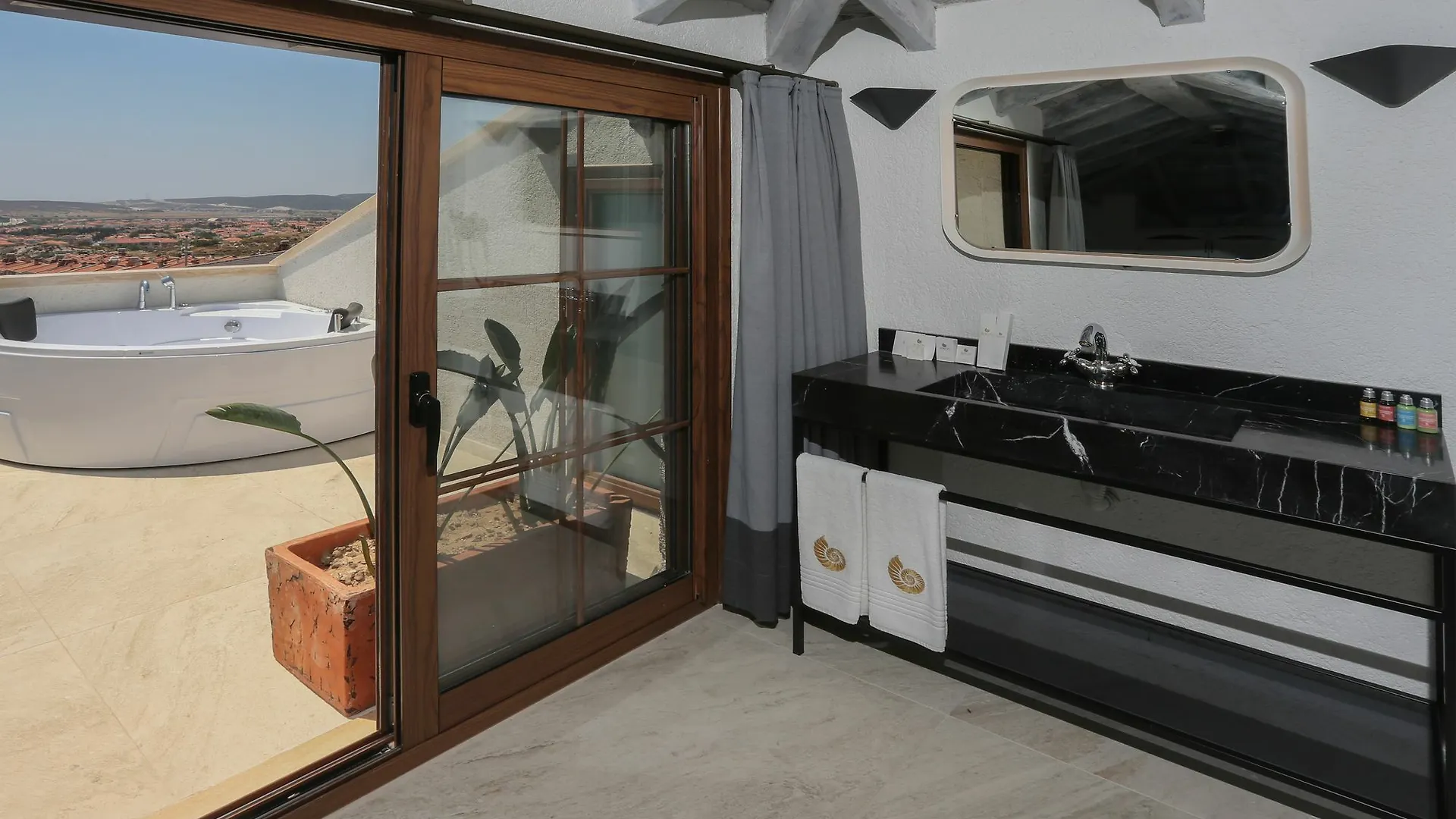 Avalon Boutique Hotel & Suites Alaçatı